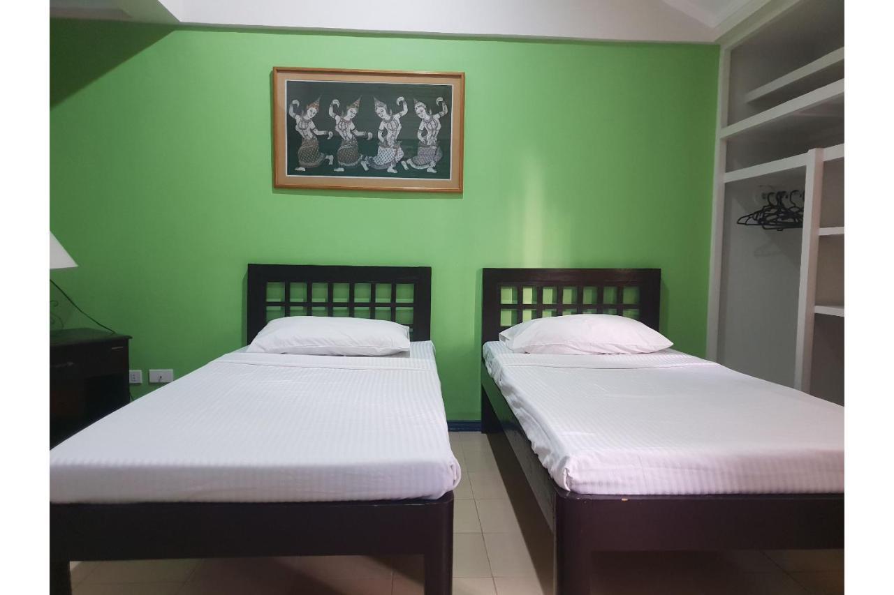 Saltimboca Tourist In Hotell Bacolod Exteriör bild