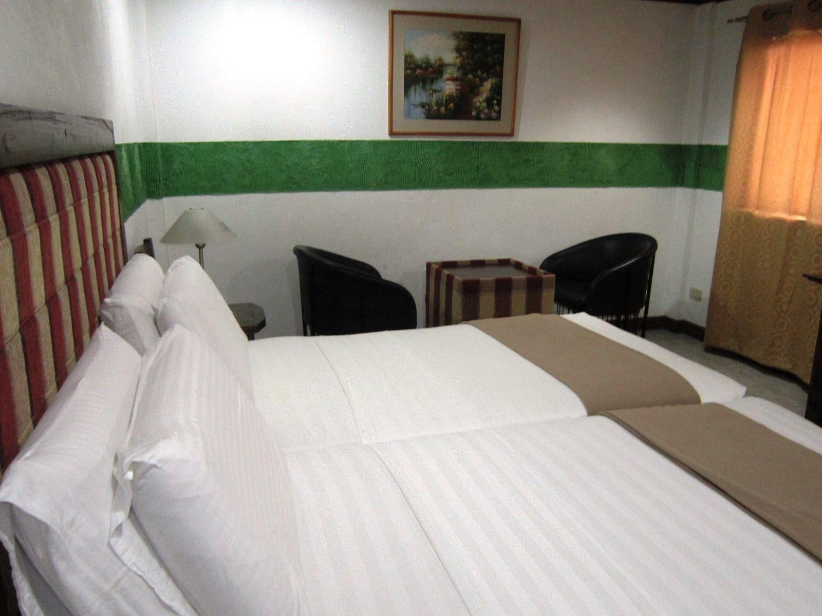 Saltimboca Tourist In Hotell Bacolod Exteriör bild
