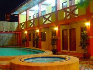 Saltimboca Tourist In Hotell Bacolod Exteriör bild